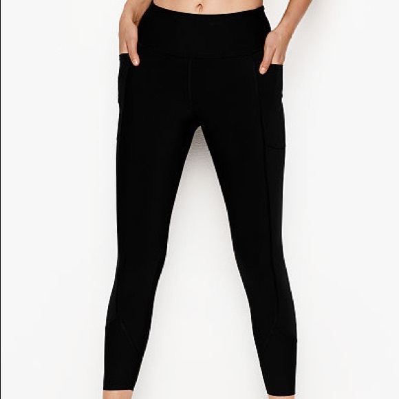 Victoria's Secret Pants - NEW🌸VS Total Knockout 7/8 Legging